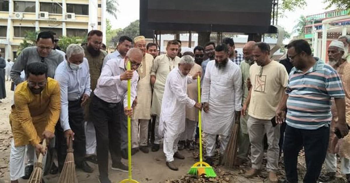 সোনারগাঁয়ে পরিচ্ছন্নতা অভিযান উদ্বোধন করলেন এমপি মান্নান