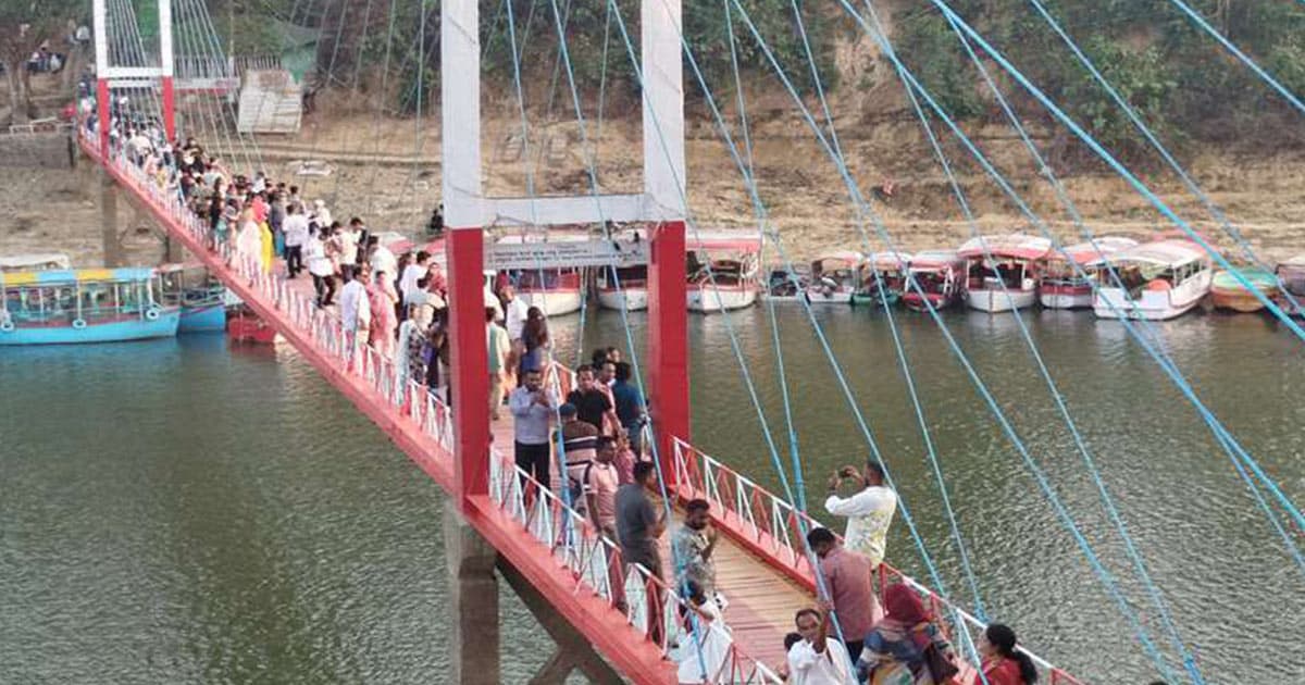 ঈদের ছুটিতে পর্যটকে মুখর রাঙামাটি