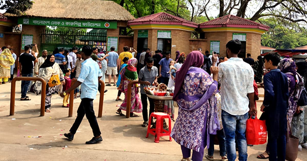 সোনারগাঁয়ের পর্যটনকেন্দ্রগুলোতে দর্শনার্থীর উপচেপড়া ভিড়