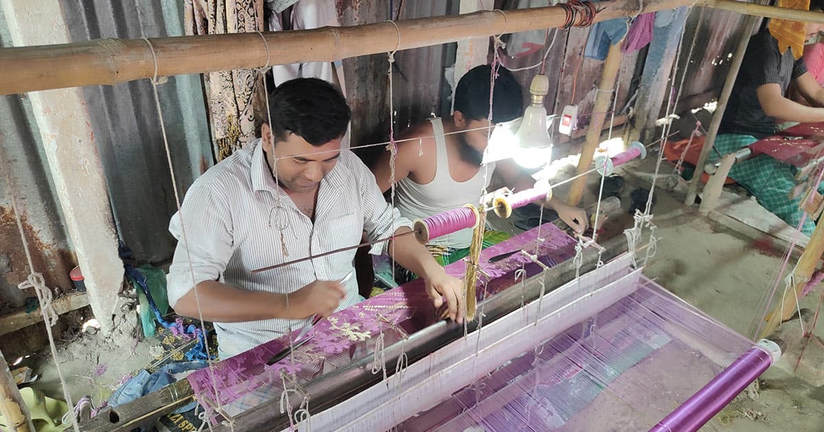 জামদানি পল্লীতে কারিগরদের ঈদের ব্যস্ততা