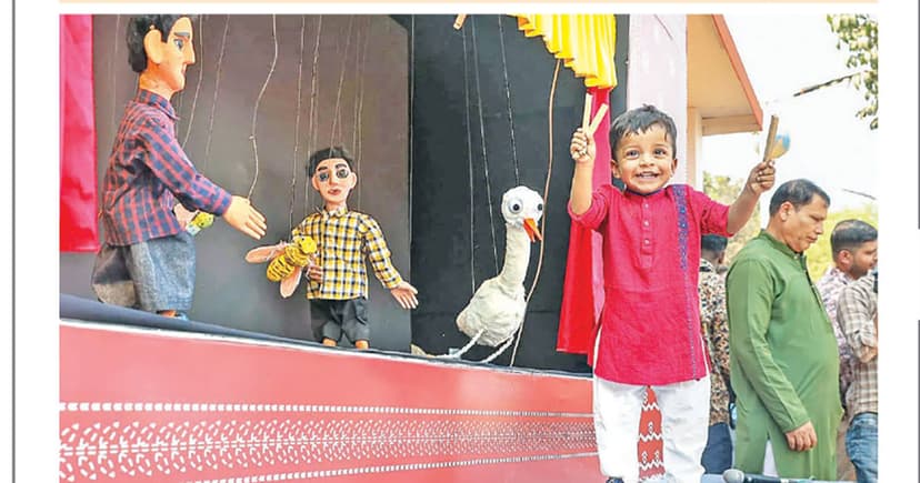 বইমেলার দ্বিতীয় শিশুপ্রহরে পাপেট আর রঙের উচ্ছ্বাস