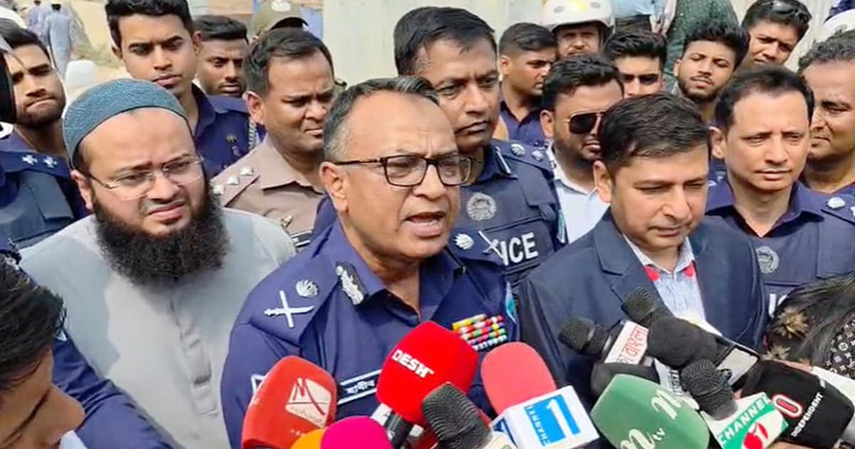 জঙ্গল সলিমপুরে অভিযানে ১৫ জন আটক, অস্ত্র উদ্ধার: ডিআইজি