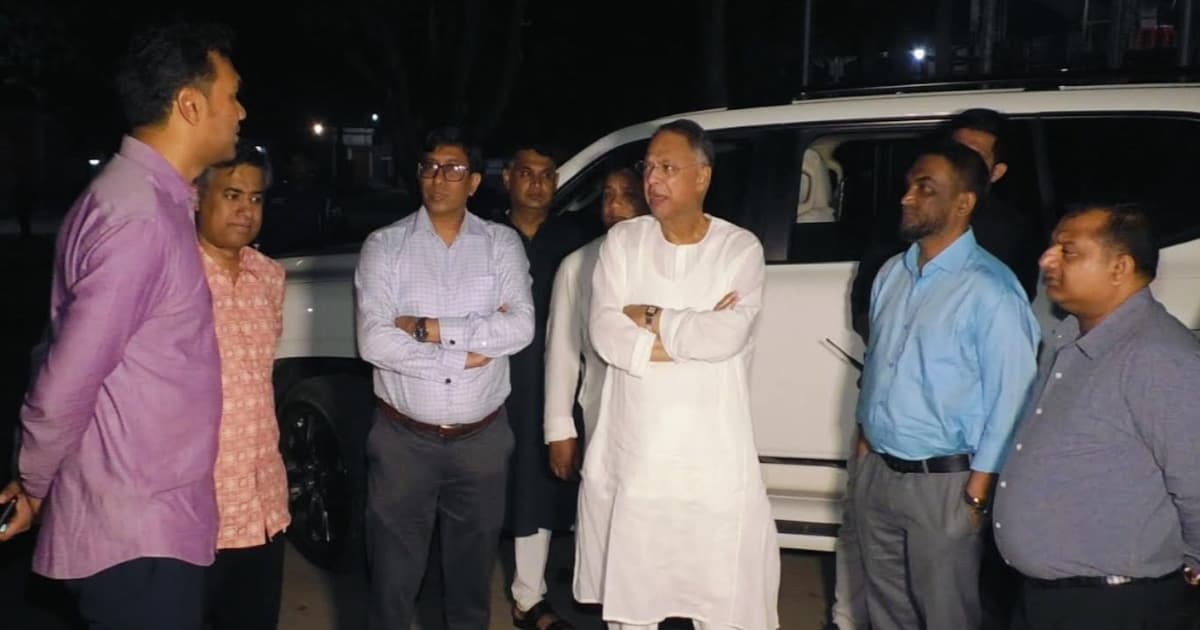 গভীর রাতে বাঘাবাড়ি অয়েল ডিপোতে জ্বালানি মন্ত্রী