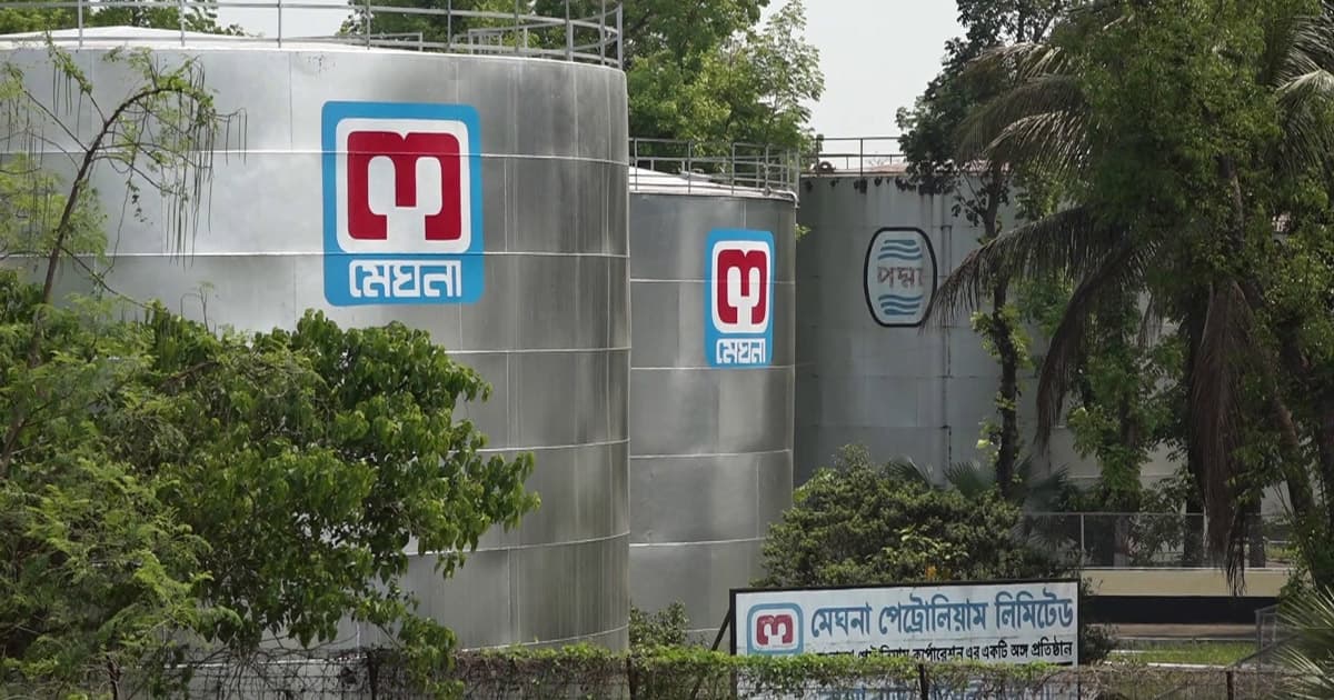 তেল সংকটের কৃত্রিম জাল: পর্যাপ্ত মজুদ, তবু হাহাকার