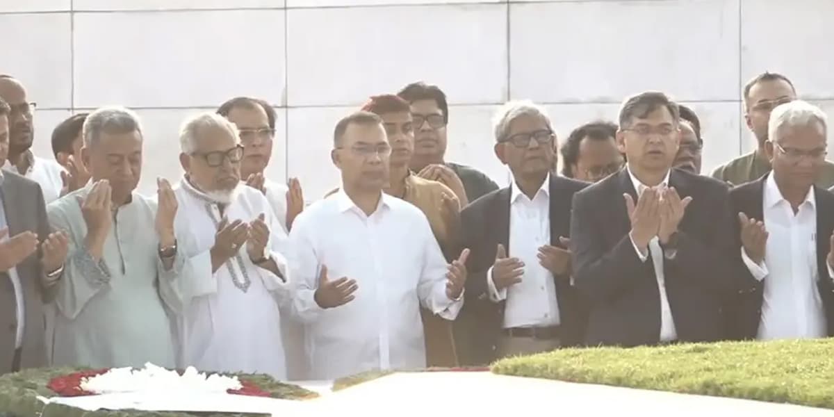 জিয়াউর রহমান ও খালেদা জিয়ার সমাধিতে প্রধানমন্ত্রীর শ্রদ্ধা