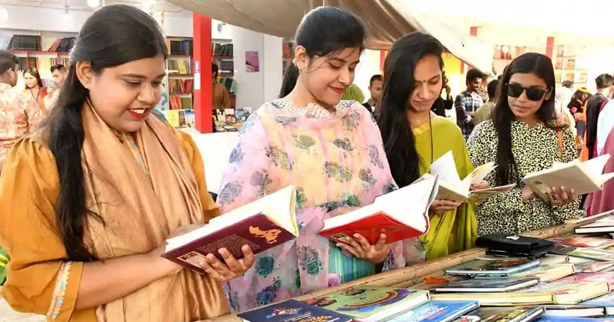 শেষ হতে চলেছে অমর একুশে বইমেলা