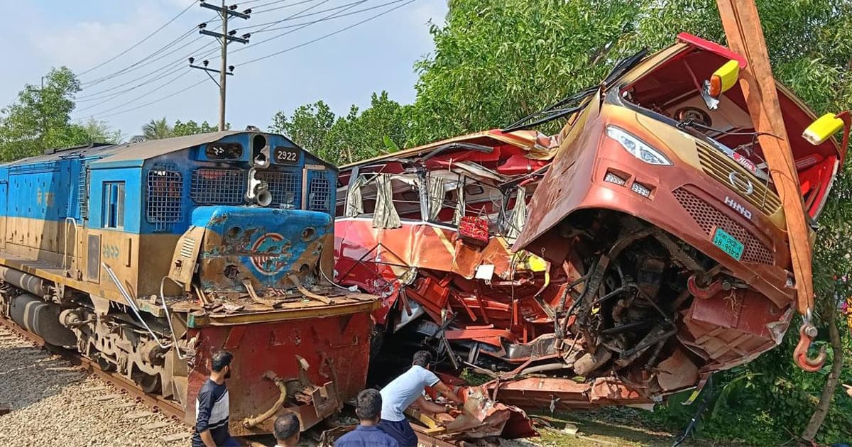 কুমিল্লায় ট্রেন দুর্ঘটনায় ২ তদন্ত কমিটি গঠন, দুই গেটম্যান বরখাস্ত