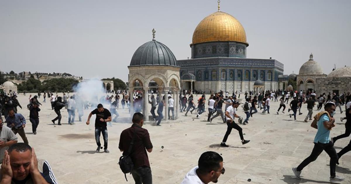 আল-আকসায় ঈদের নামাজে বাধা, হামলার শিকার মুসুল্লিরা