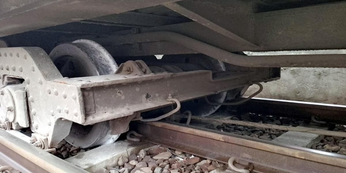 বোচাগঞ্জে দোলনচাঁপা এক্সপ্রেস লাইনচ্যুত