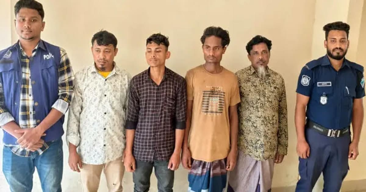 টেকনাফে পাচারকারীদের আস্তানায় অভিযান, ৪ অপহৃত উদ্ধার