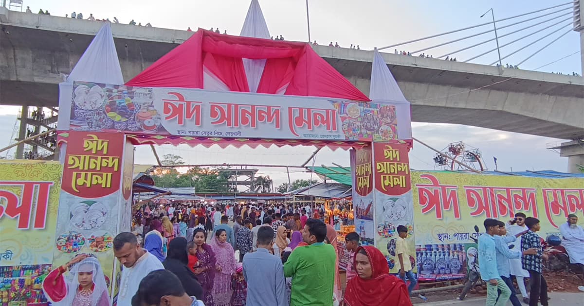 পায়রা পাড়ে উপচেপড়া ভিড়, উৎসবে মুখর দুমকি