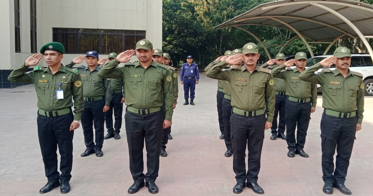 ঈদে বাড়ি ফেরা হবে না নজরুল বিশ্ববিদ্যালয়ের ৫১ আনসার সদস্যের