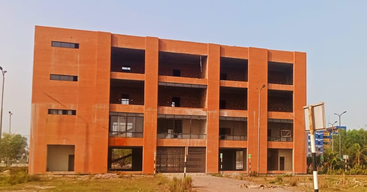 উল্লাপাড়ায় নষ্ট হচ্ছে ৫৫ কোটি ৮৩ লাখ টাকার সরকারি সম্পদ