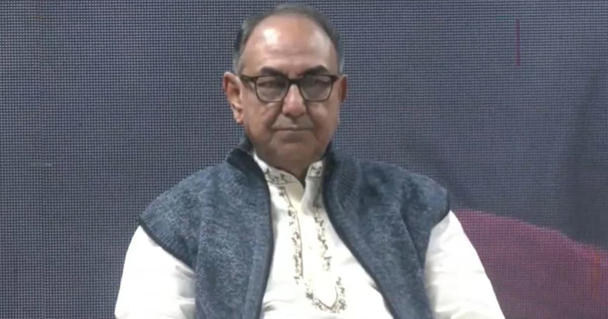 সিঙ্গাপুর নেওয়া হচ্ছে মির্জা আব্বাসকে