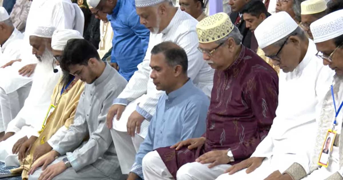 একসঙ্গে ঈদের নামাজ আদায় করলেন রাষ্ট্রপতি-প্রধানমন্ত্রী