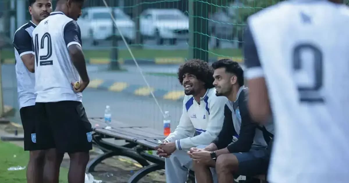 হামজাকে নিয়েই ভিয়েতনামের বিপক্ষে মাঠে নামছে বাংলাদেশ