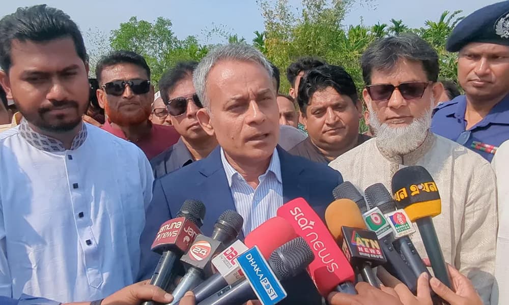 পরিবহনে পর্যাপ্ত জ্বালানি দেওয়া হচ্ছে, বাড়তি ভাড়া নেওয়ার সুযোগ নেই