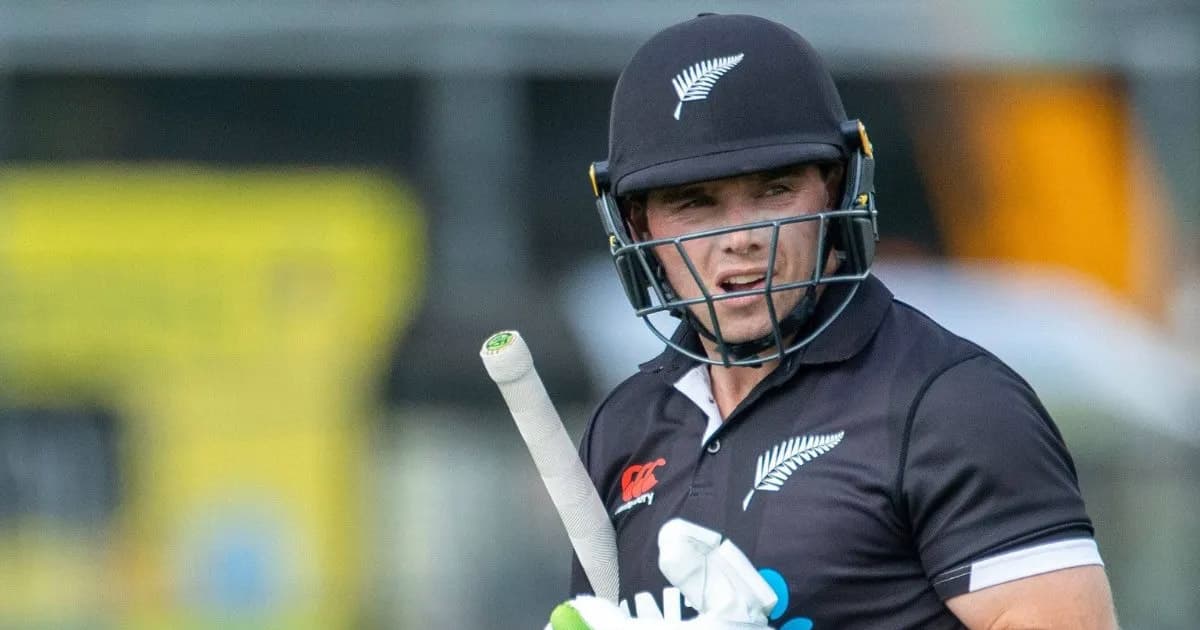 টি২০ থেকে ছিটকে গেলেন টম ল্যাথাম