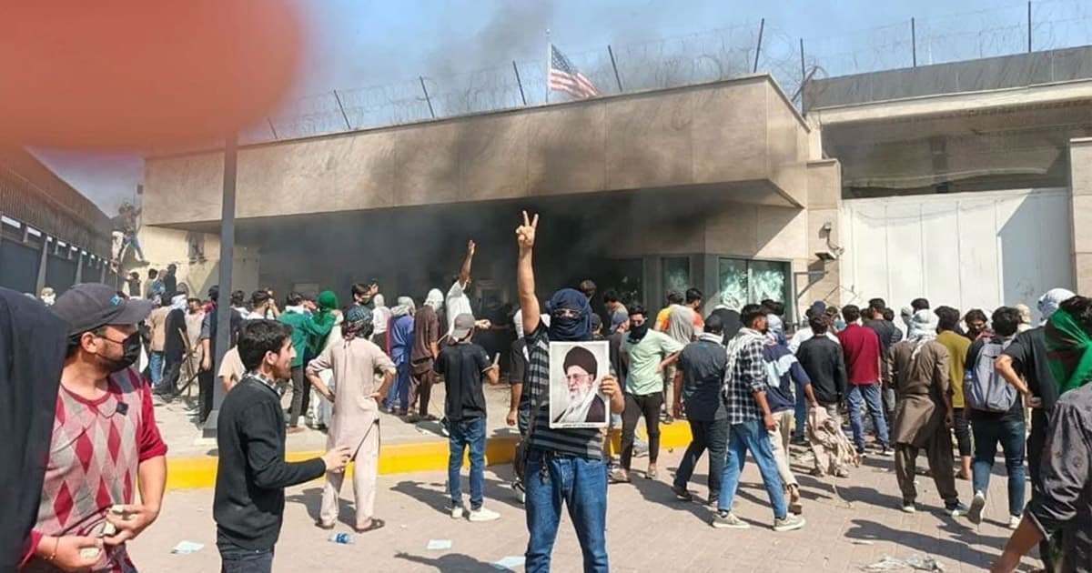 পাকিস্তানে মার্কিন কনস্যুলেটে বিক্ষোভ, নিহত ৯