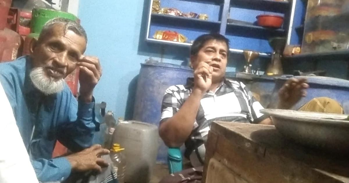 নেছারাবাদে প্রতি লিটার পেট্রোল ১৫০-২০০ টাকায় বিক্রি