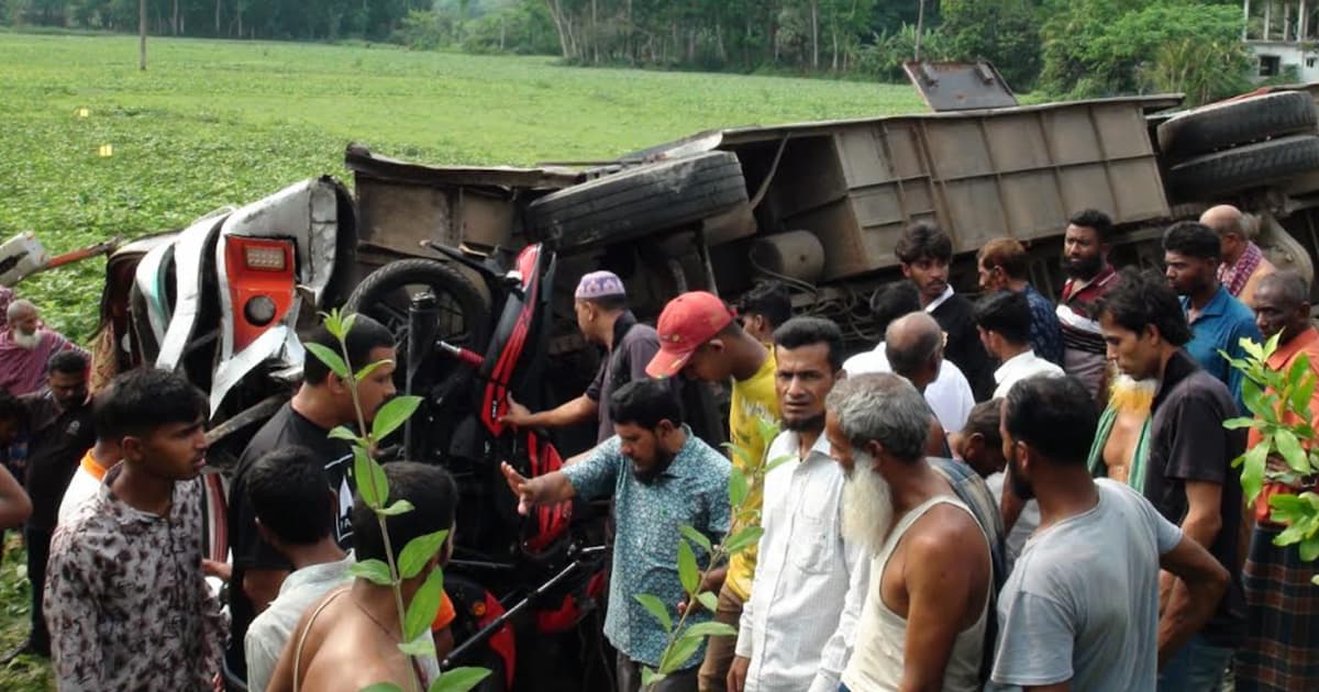 বাকেরগঞ্জে ত্রিমুখী সংঘর্ষে নিহত ১, আহত ৭