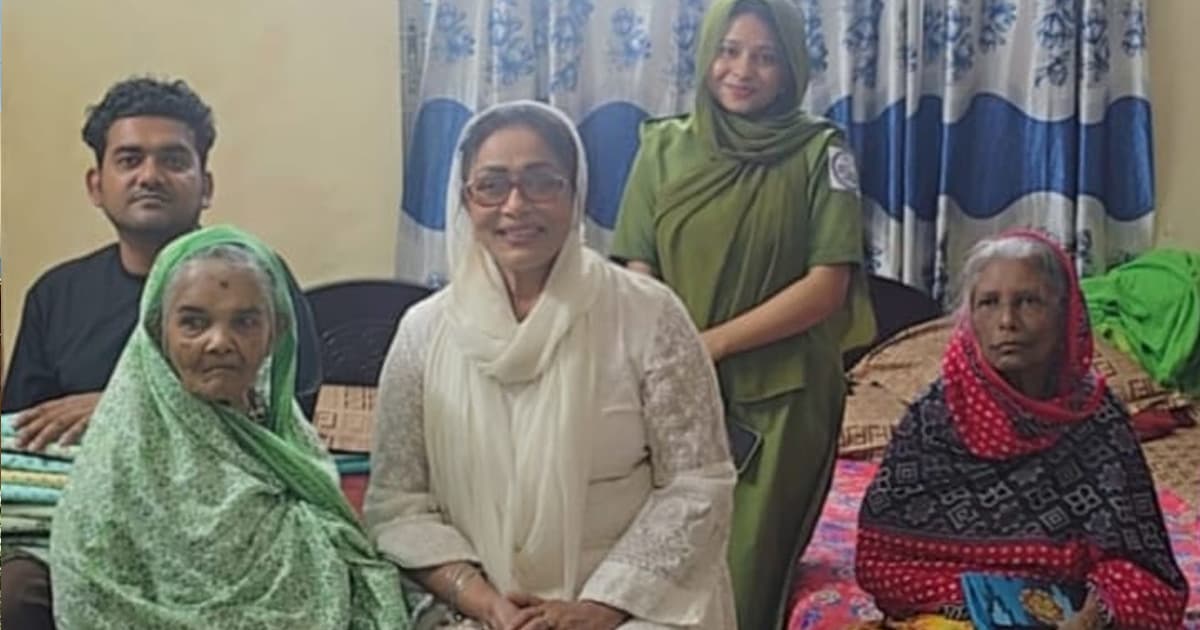 আপন ভুবন বৃদ্ধাশ্রমে আশ্রয়হীন মানুষের পাশে রোজিনা