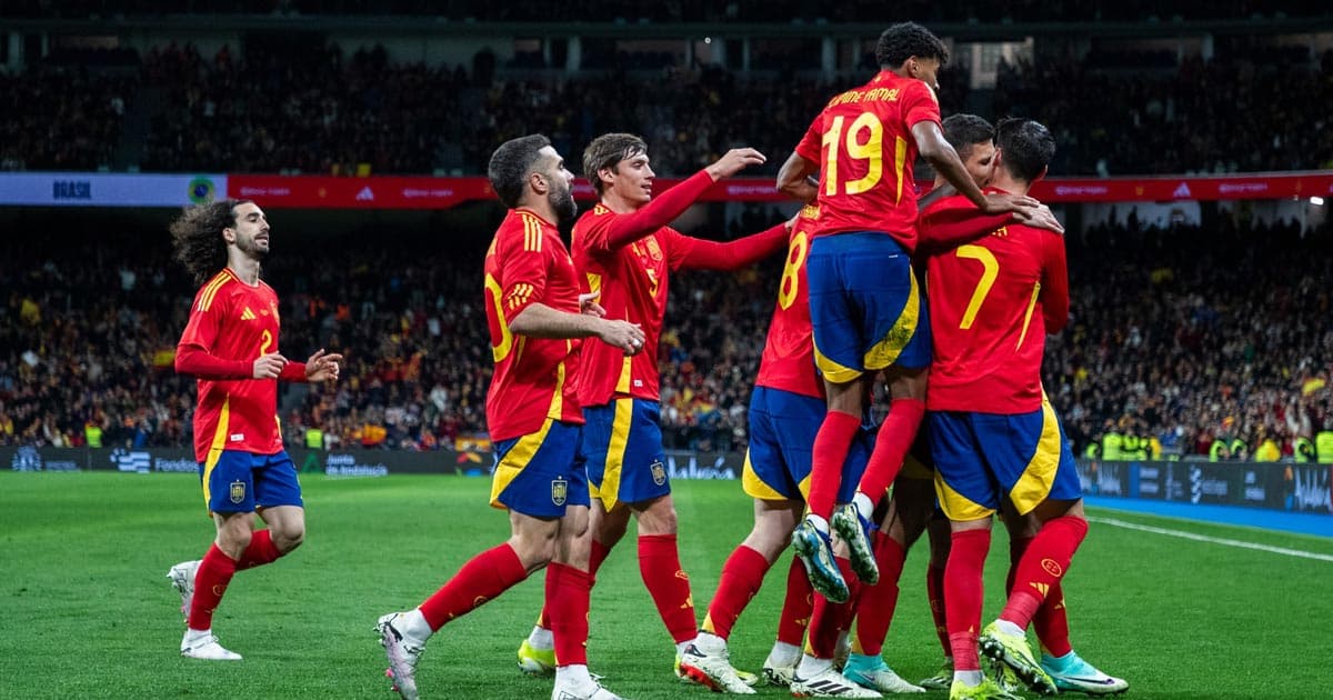 চমক রেখে স্পেনের দল ঘোষণা