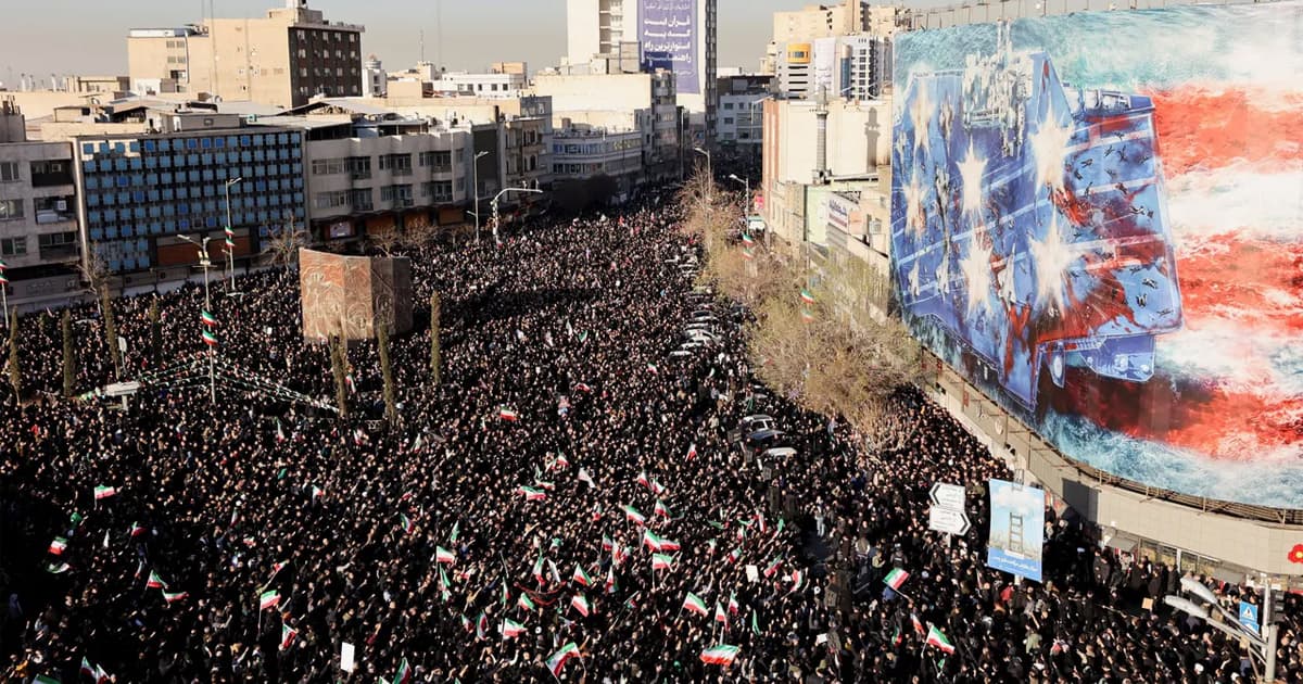 খামেনি হত্যায় ইরানের সড়কে লাখ লাখ মানুষ