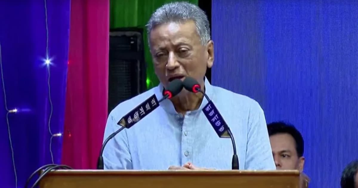 কালোবাজারিরা জ্বালানি তেল মজুত ও বাইরে বিক্রি করছে: আমির খসরু