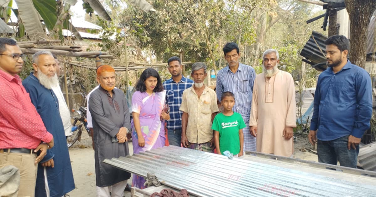 নান্দাইলে আগুনে পুঁড়ে যাওয়া পরিবারকে তথ্য প্রতিমন্ত্রীর সহায়তা