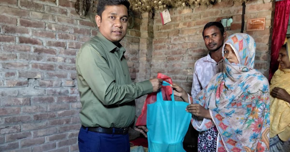 শিবগঞ্জে তিন নবজাতকের পাশে ইউএনও
