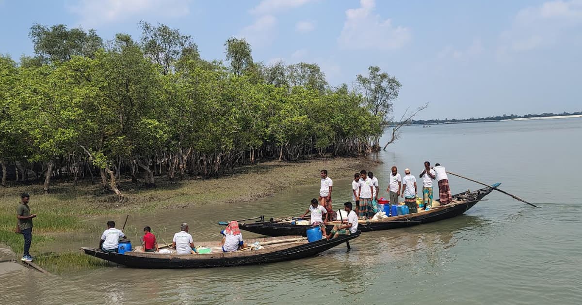 জলদস্যুর ভয়ে সাগর ছাড়লেন জেলেরা, তীরে হানা দিল অভাব