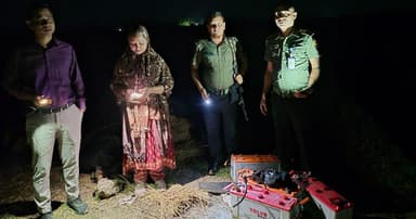 গুরুদাসপুরে রাতে পুকুর খনন, ভেকুর ব্যাটারি জব্দ