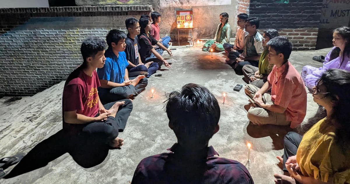 বুদ্ধ পূর্ণিমায় ইবিতে খোলা আকাশের নিচে প্রদীপ প্রজ্জ্বলন