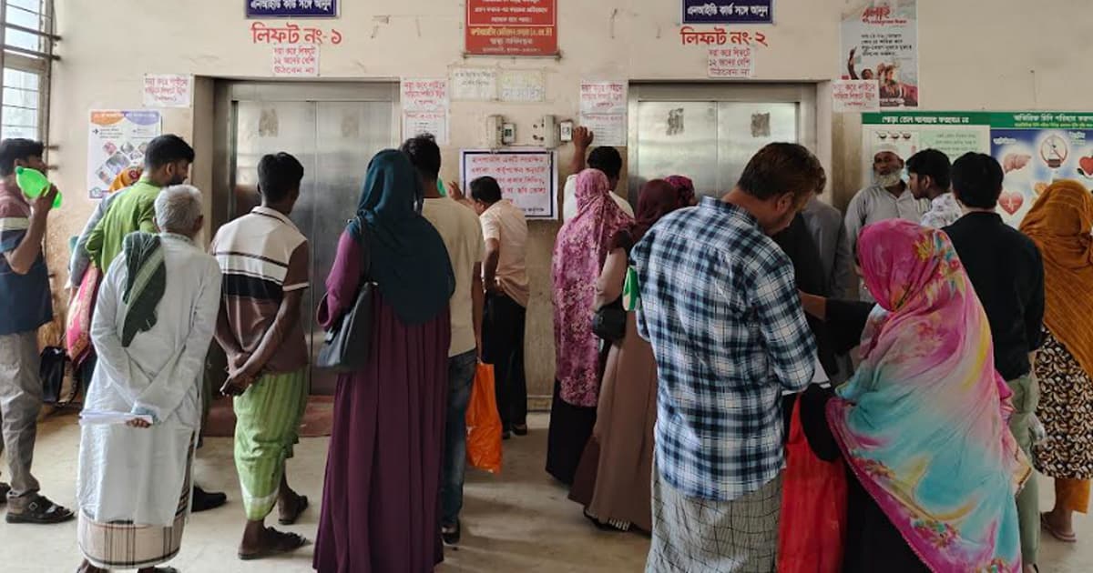 ঝিনাইদহে ভেঙে পড়েছে সরকারি স্বাস্থ্যসেবা, জিম্মি রোগীরা