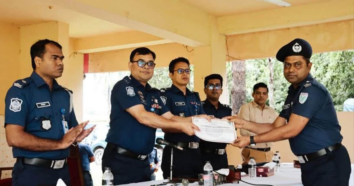 মৌলভীবাজারে শ্রেষ্ঠ ওসি বড়লেখা থানার মনিরুজ্জামান খান