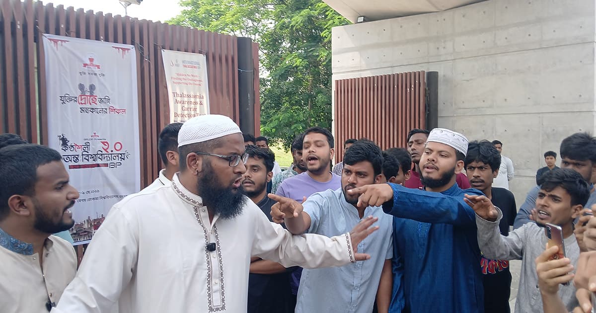 বেরোবিতে সংবাদ সম্মেলনে হামলার অভিযোগ