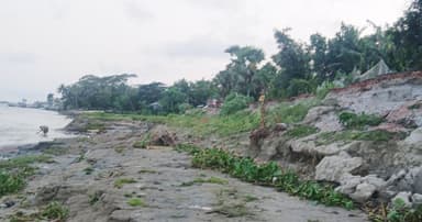 তেঁতুলিয়া-বুড়াগৌরাঙ্গের ভাঙনে বিলীন উপজেলাবাসীর স্বপ্ন