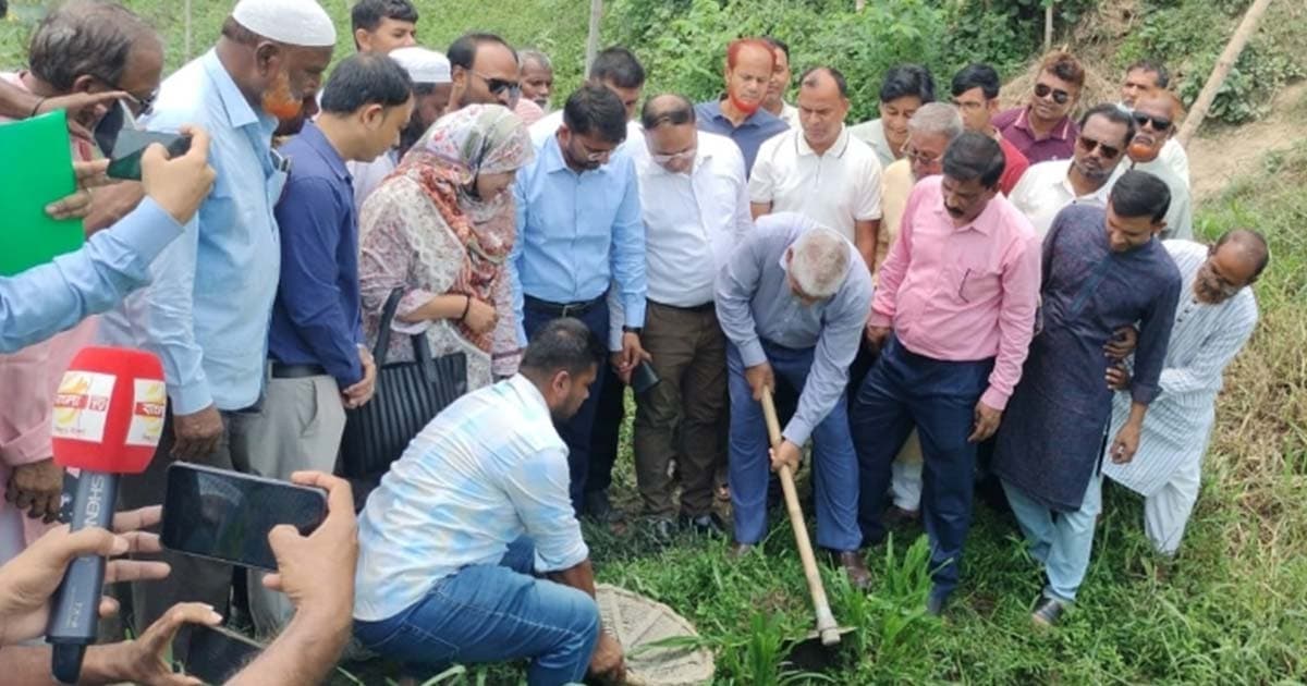 ধামরাইয়ে ইজিপিপি প্রকল্পে খাল খনন শুরু