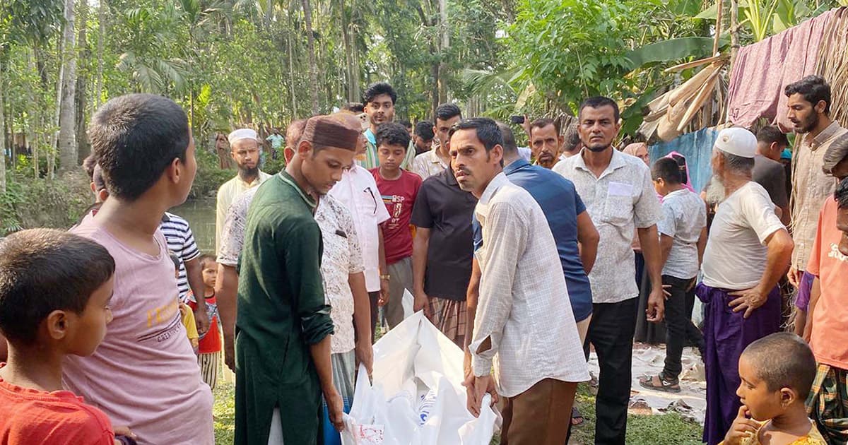 মঠবাড়িয়ায় দুই যুবককে কুপিয়ে হত্যা
