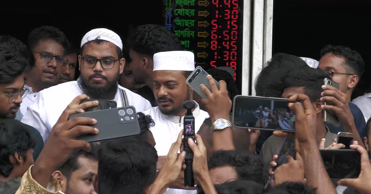 নাসীরুদ্দীন পাটওয়ারীর ওপর ডিম নিক্ষেপ-হামলা, আইনমন্ত্রীর পদত্যাগ দাবি