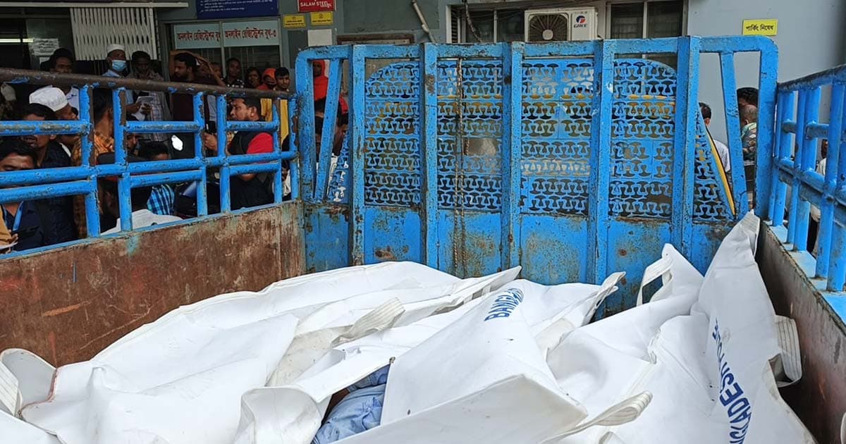 নিজে বাঁচলেও স্বামীকে হারালেন হাফিজা