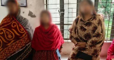 উজিরপুর উপজেলা স্বাস্থ্য কমপ্লেক্সে দালাল বিরোধী অভিযানে আটক ৩