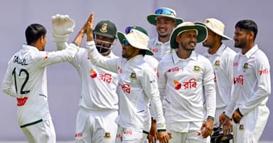পাকিস্তানের ইনিংস থামল ২৩২ রানে