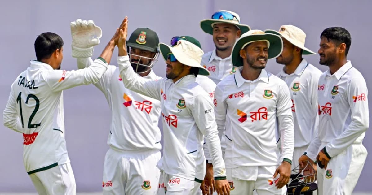 পাকিস্তানের ইনিংস থামল ২৩২ রানে