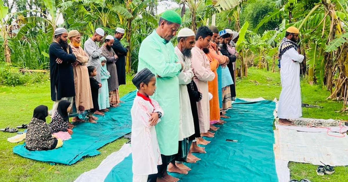 চিরিরবন্দরে ঈদুল আজহার নামাজ অনুষ্ঠিত
