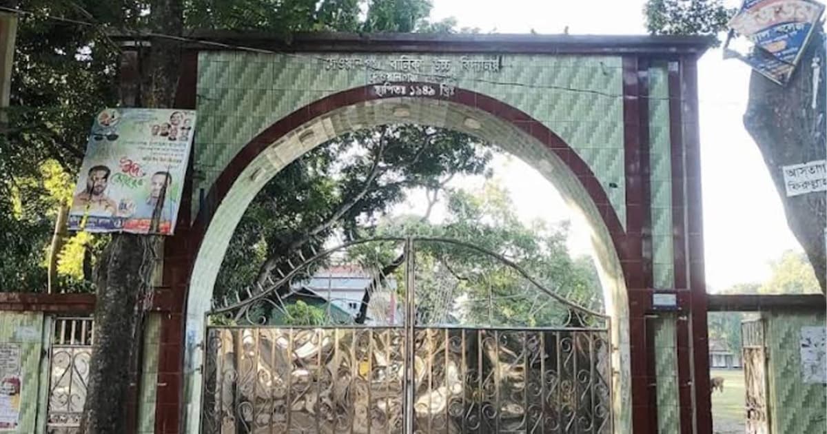 টিকটক করা সেই ছাত্রীর বহিষ্কারাদেশ প্রত্যাহার