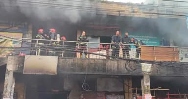 বিজয় সরণির কলমিলতা বাজারে লাগা আগুন নিয়ন্ত্রণে
