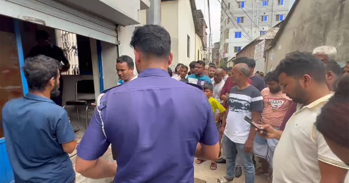 ফতুল্লায় ডিশ ব্যবসায়ীকে ছুরিকাঘাতে হত্যা
