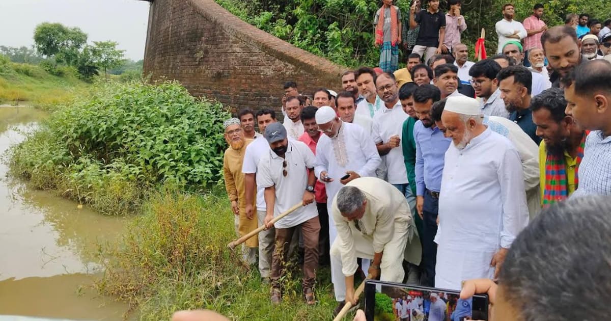 গাজীপুরে খাল খননে অনিয়ম রোধে সতর্কতা এমপি বাচ্চুর